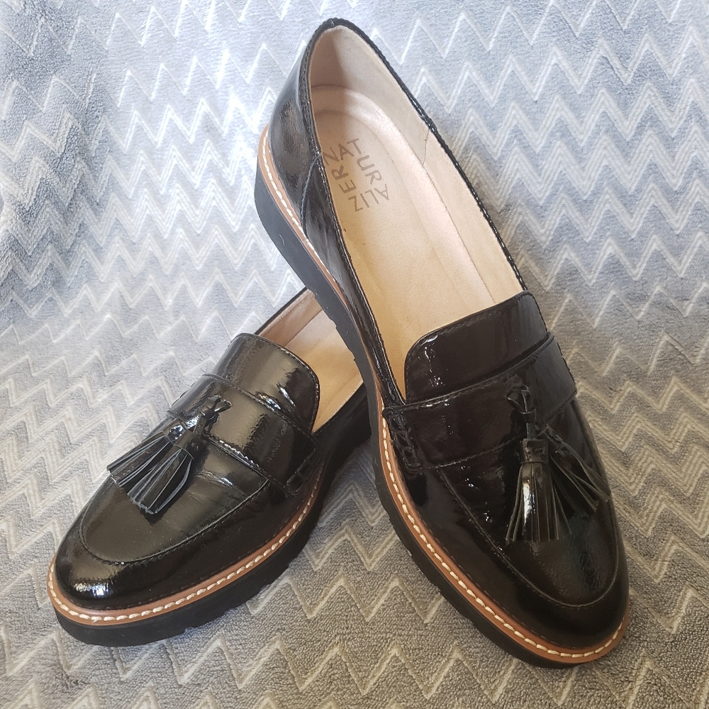 Naturalizer glossy black patent leather loafers 9.5 - Picture 2 of 7